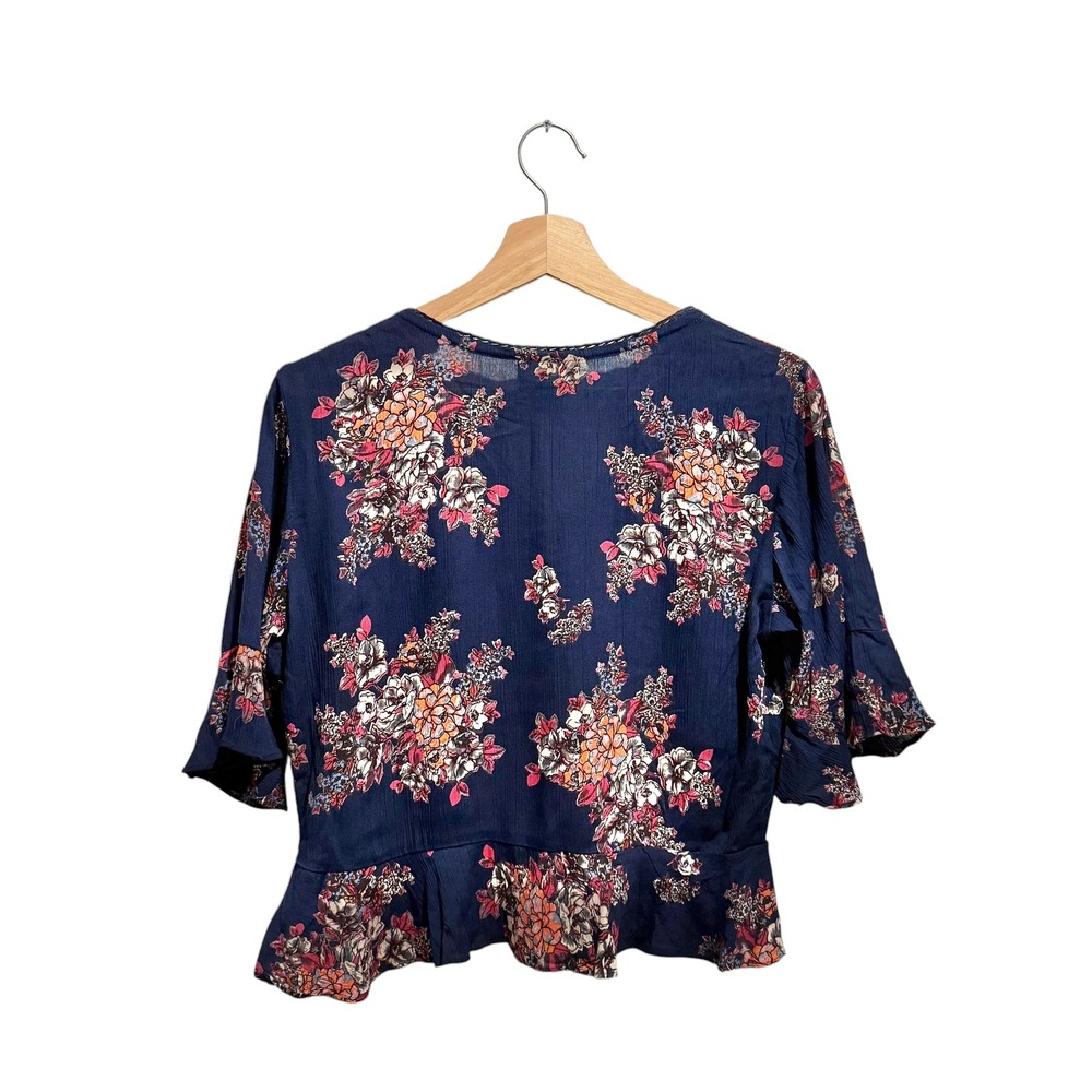 NWT Angie Navy Blue Floral Print 3/4 Sleeve Peplum Boho Blouse - Picture 2 of 4